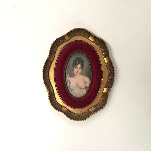 ARTWORK, Portrait (Female) - Extra Small In Oval Frame